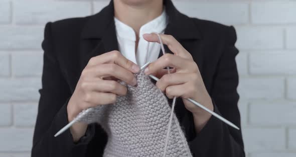 Knitting in the Office alt