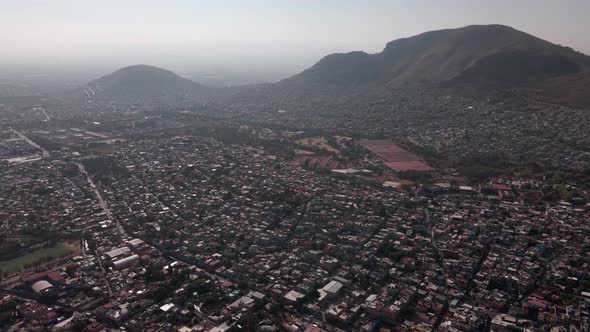 The pollution on Mexico city suburbs has very dangerous levels alt