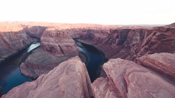 Beautiful Horseshoe Bend on a Sunny Sunset, Page, Arizona, USA alt
