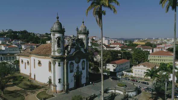 Aerial video of a historical church in Minas Gerais, Brazil. alt