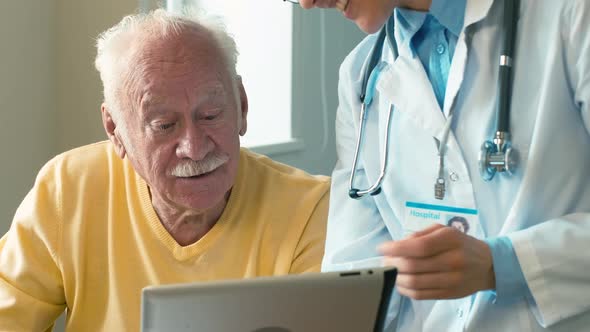 Elderly man on doctor's consultation