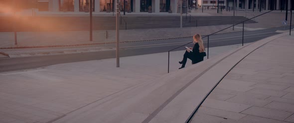 Secretary Woman with Glasses alt