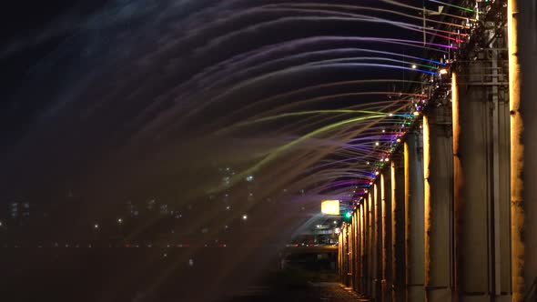 Banpo Bridge Fountain alt