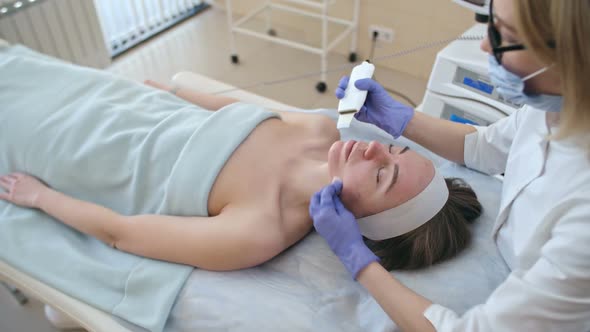 Ultrasonic Skin Care Treatment alt