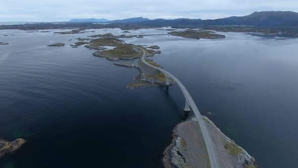 Atlantic Road in Norway alt