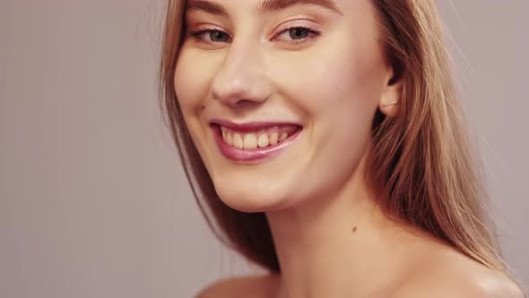 Natural Makeup Beautiful Woman Model Shooting alt