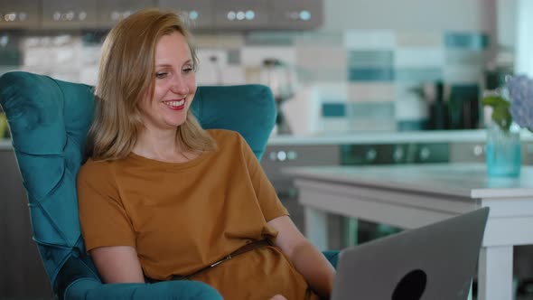 Woman Video Call Tell Story and Listen with Smile Rbbro alt