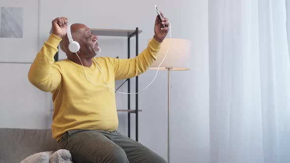 Online Communication Happy Senior Man Distance alt