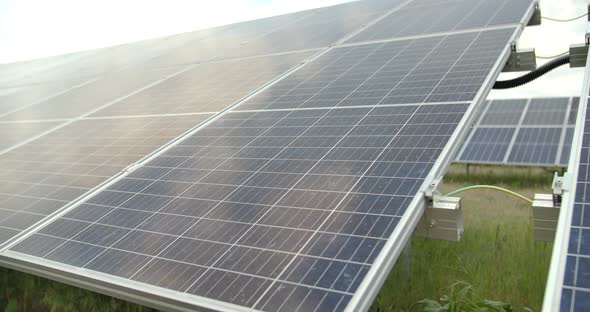 Electric Panels in a Solar Energy Park alt