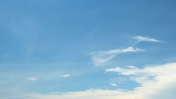 4K Sky Time lapse, Beautiful background, Sky Timelapse of skyscrapers. alt