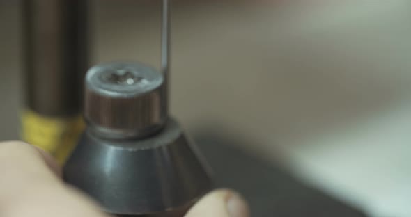 quality inspection using a micrometer alt