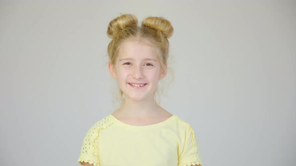 the Portrait of a Handsome and Cheerful Girl alt