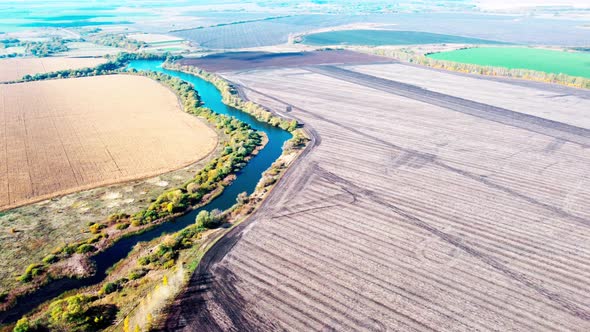 a Bird'seye View of an Agricultural Field