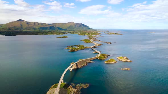 Atlantic Ocean Road Norway alt