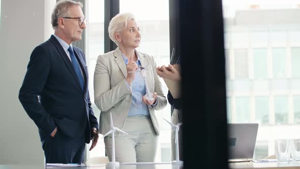 Busy day at conference room alt