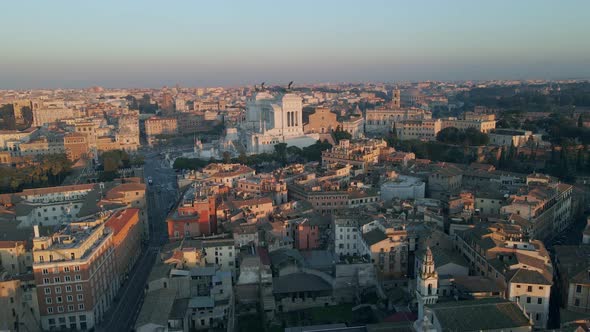 Aerial of Piazza Venezia and the Altar of the Fatherland alt