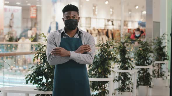 Waiter Barista Bartender Restaurant Worker Salesman Wearing Medical Mask Posing Indoors Successful alt