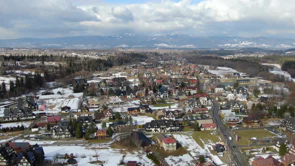 Flying over the famous village in Tatra Mountains - Bialka Tatrzanska, Poland alt