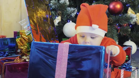 Toddler Receive Christmas Gifts alt