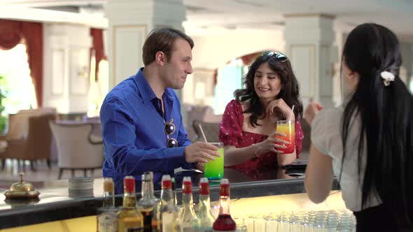 Marriage proposal in hotel room. alt