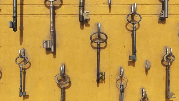 Endless animation of the huge amount of keys hanging on hooks. Loopable 4kHD alt