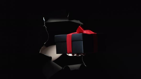 Black Friday Sale Hand Gift Box Breakthrough Hole alt