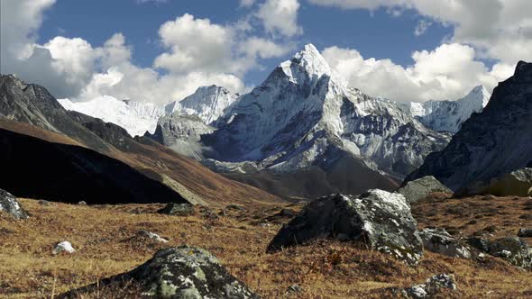Magnificent View of Ama Dablam Mountain on the Way To Everest Base Camp Trek. Nepal, Himalayas alt