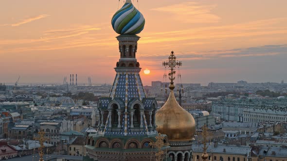 Drone view of center of the Saint Petersburg city. Dome of the Savior on Spilled Blood alt