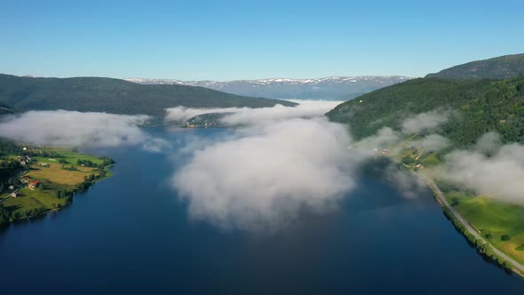 Beautiful Nature Norway over the Clouds alt