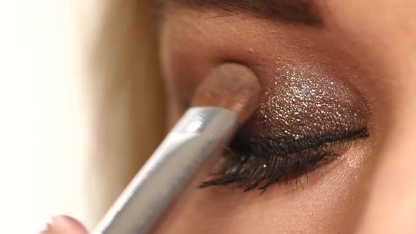 Perfect Makeup, Beauty Fashio,. Eyelashes, Cosmetic Eyeshadow, Close Up, Slow Motion alt