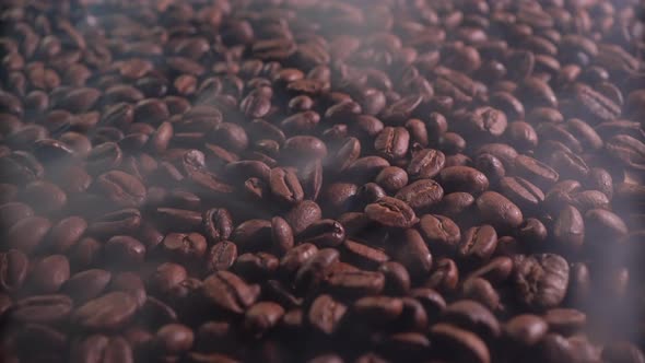 Aromatic coffee beans in the roasting process with the presence of a small amount of smoke alt