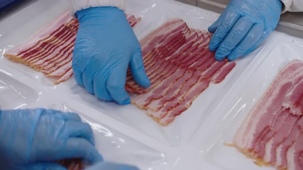 Bacon Portioning with Automatic Weight Control Before Being Sent for Packaging and Labeling