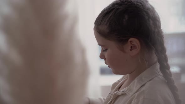 Girl Child Blogger Broadcasts Live Online and Writes Blog About Teen Makeup and Cosmetics alt