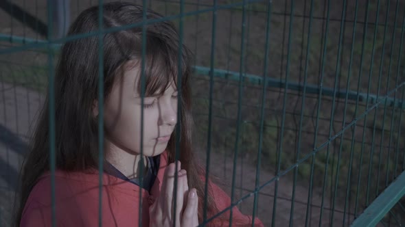 No stress. Meditation behind bars. alt