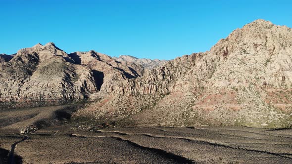 Canyon walls and scenic loop in Red Rock Canyon alt