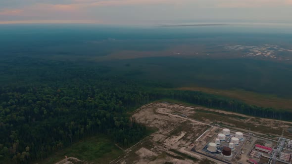 Extraction of Heavy Hydrocarbons is Harmful to the Environment alt