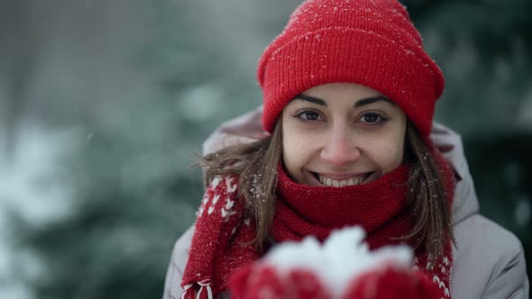 Woman Showing Snow alt