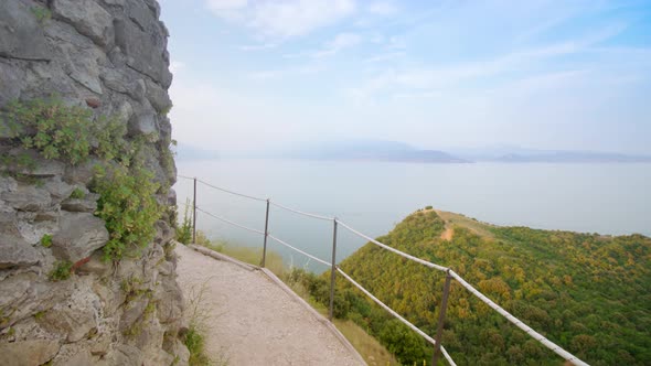 Panoramic Route on the Beautiful Panorama of Lake Garda alt