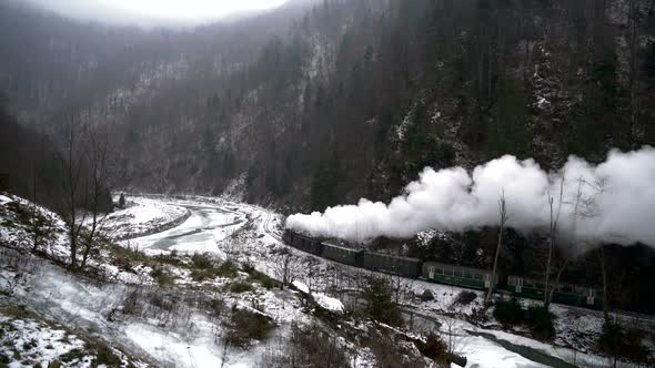 Mocanita rolling during winter alt