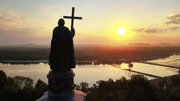 Kyiv, Ukraine : Monument To Vladimir the Great at Dawn in the Morning alt