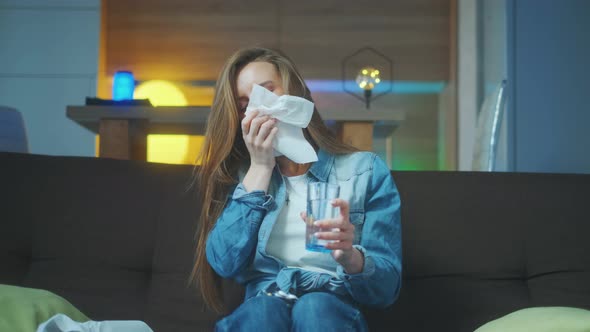 A Unhealthy Woman Feel Unwell is Taking alt