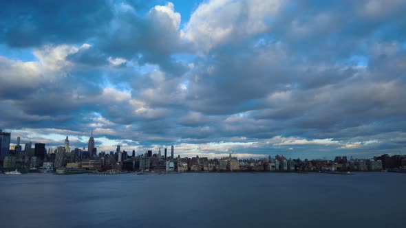 Manhattan Skyline Timelapse alt
