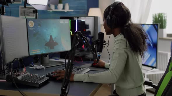 Competitive Black Gamer Using Stream Chat Winning Online Shooter Game alt