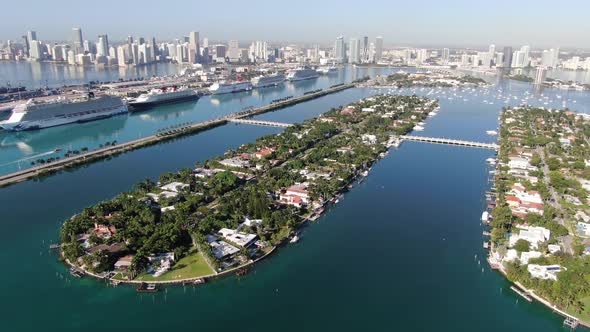 Port of Miami, Palm Island, Hibiscus Island & Biscayne Bay seen from above alt