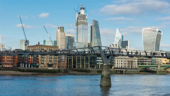 Daytime London Cityscape, Millennium Bridge alt