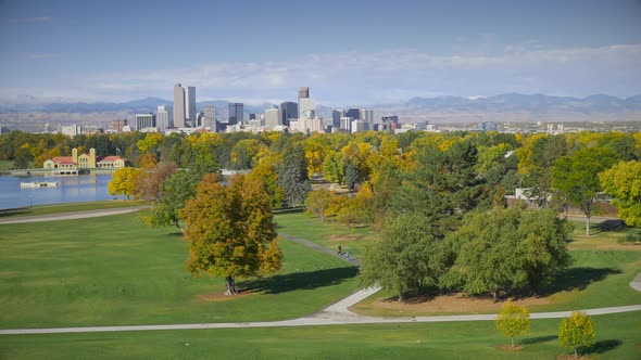 Pan Across Denver Skyline with Autumn Trees alt