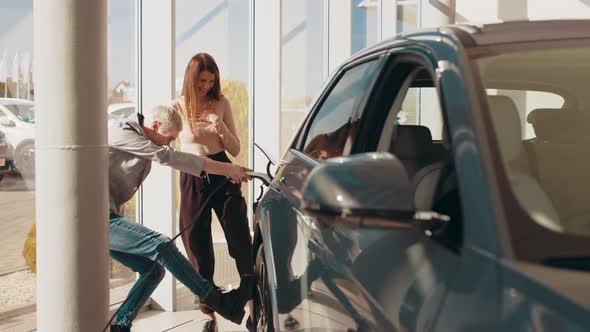 Electric Car Concept alt