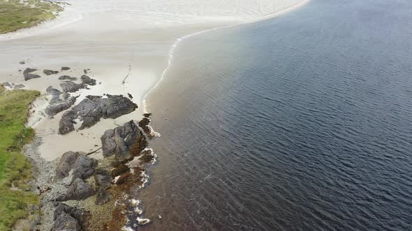 Beautiful Beach in Sheskinmore Bay Between Ardara and Portnoo in Donegal - Ireland alt