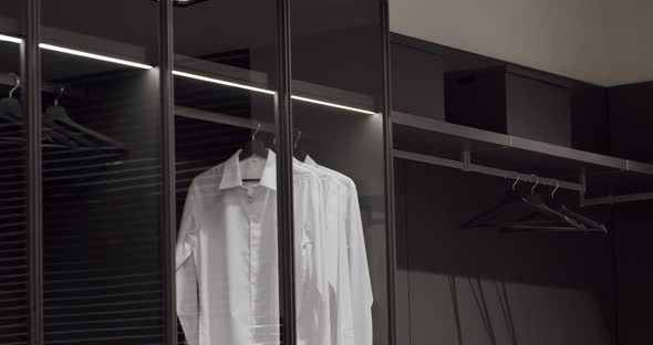 Black Wardrobe with Classic Shirt  Luxury Bedroom With Walk In Closet alt