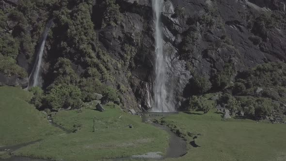 Waterfall in New Zealand alt